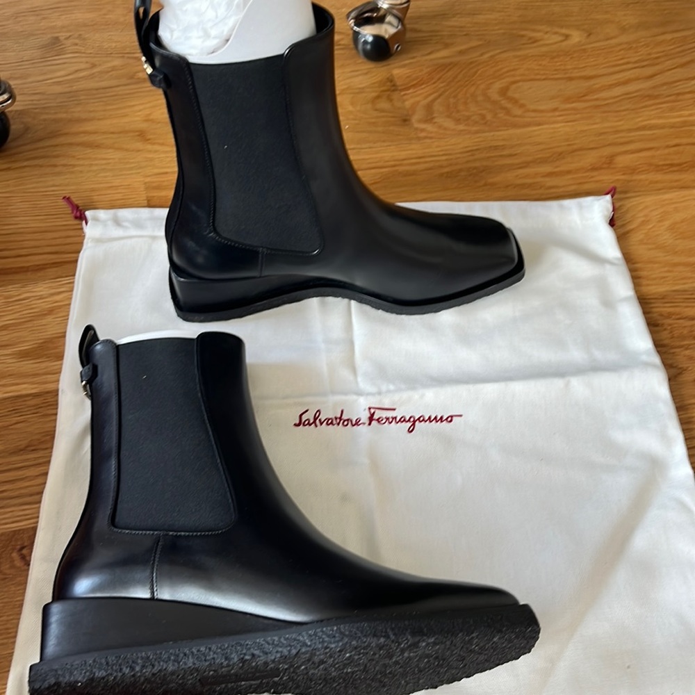 salvatore ferragamo womens boots 7.5 new broken box